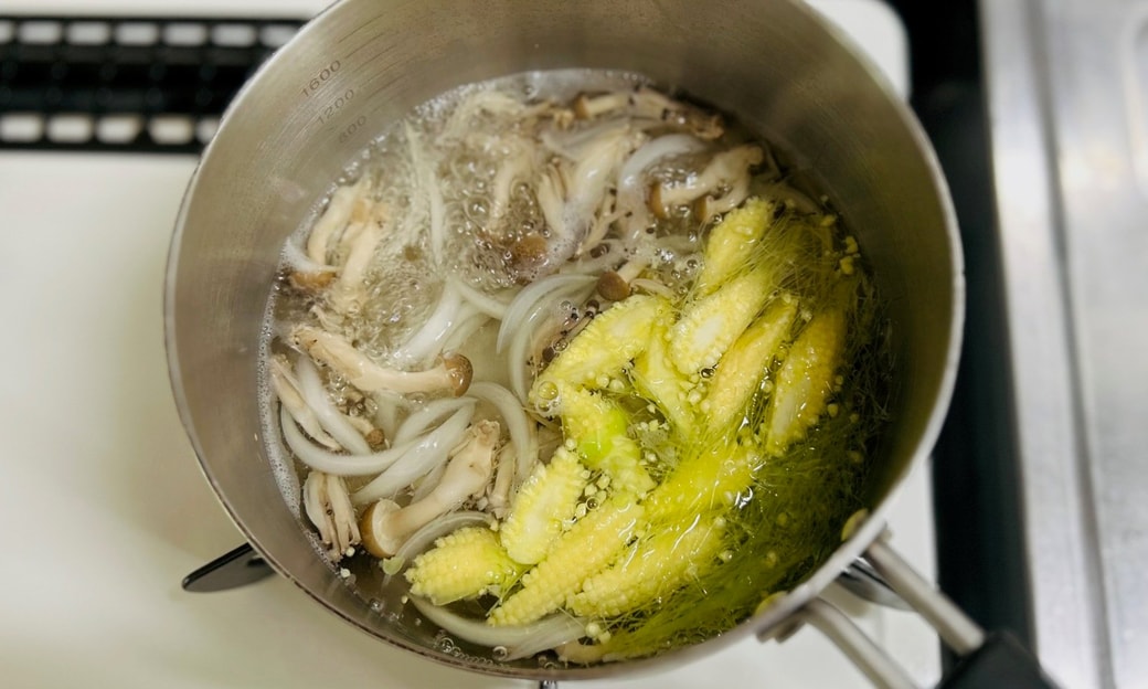 具材を煮る