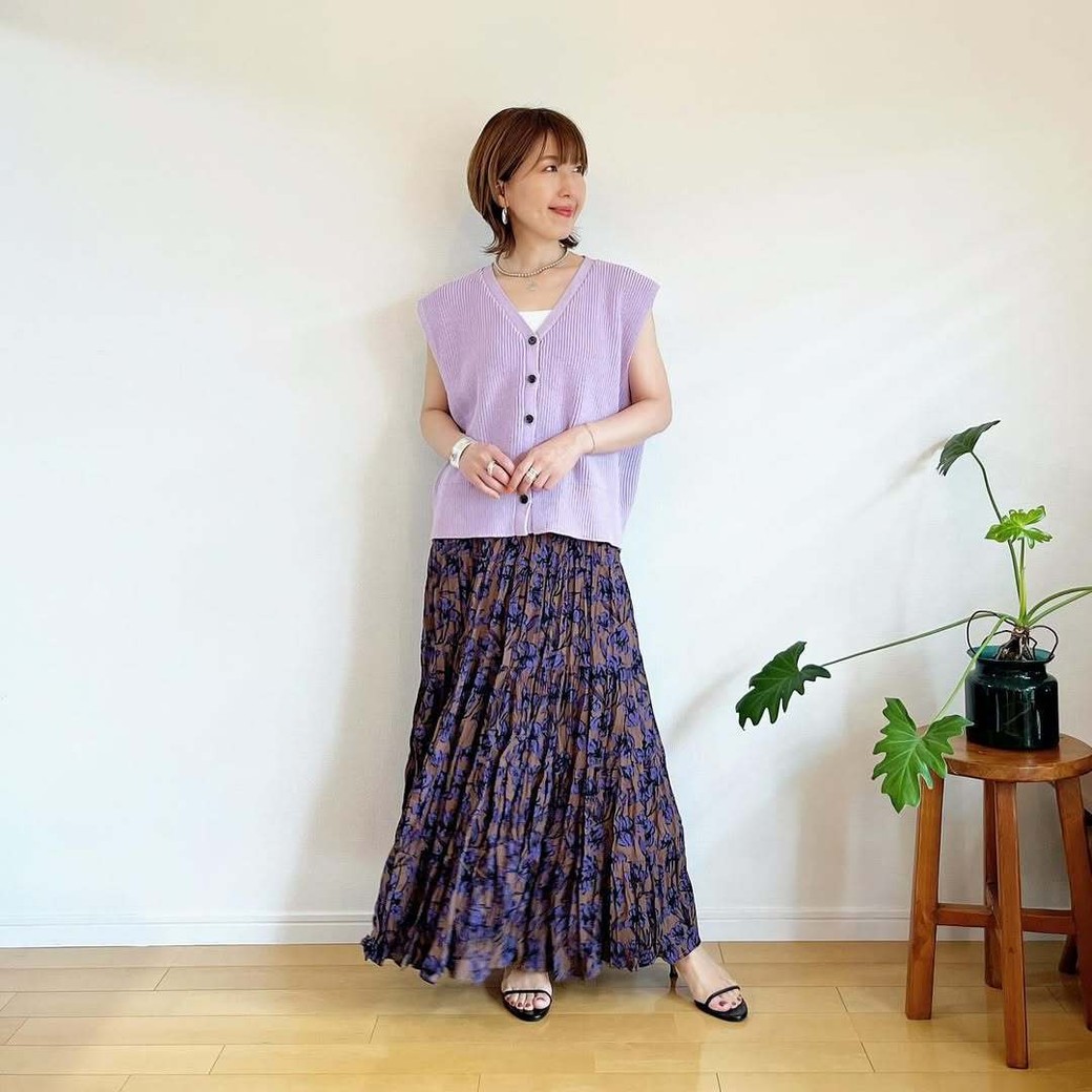 同系色でまとめて、洗練された印象に。