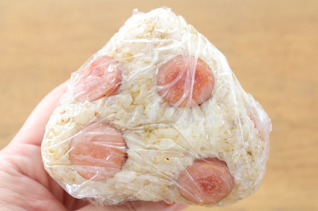 「ウインナーとのり佃煮のおにぎり」