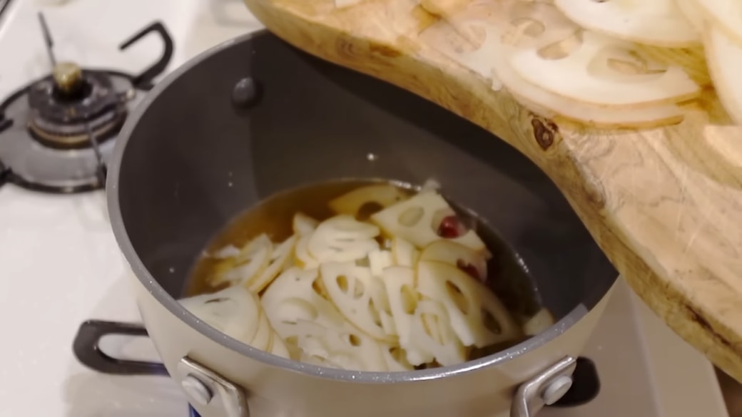 酢れんこんを作る人