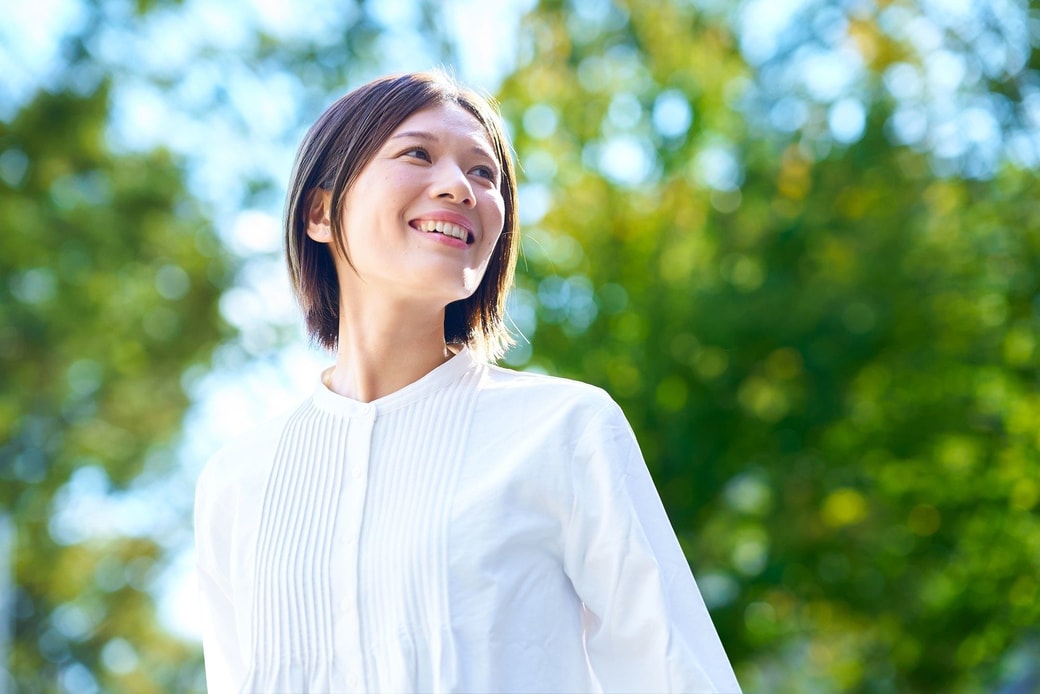 笑顔の女性