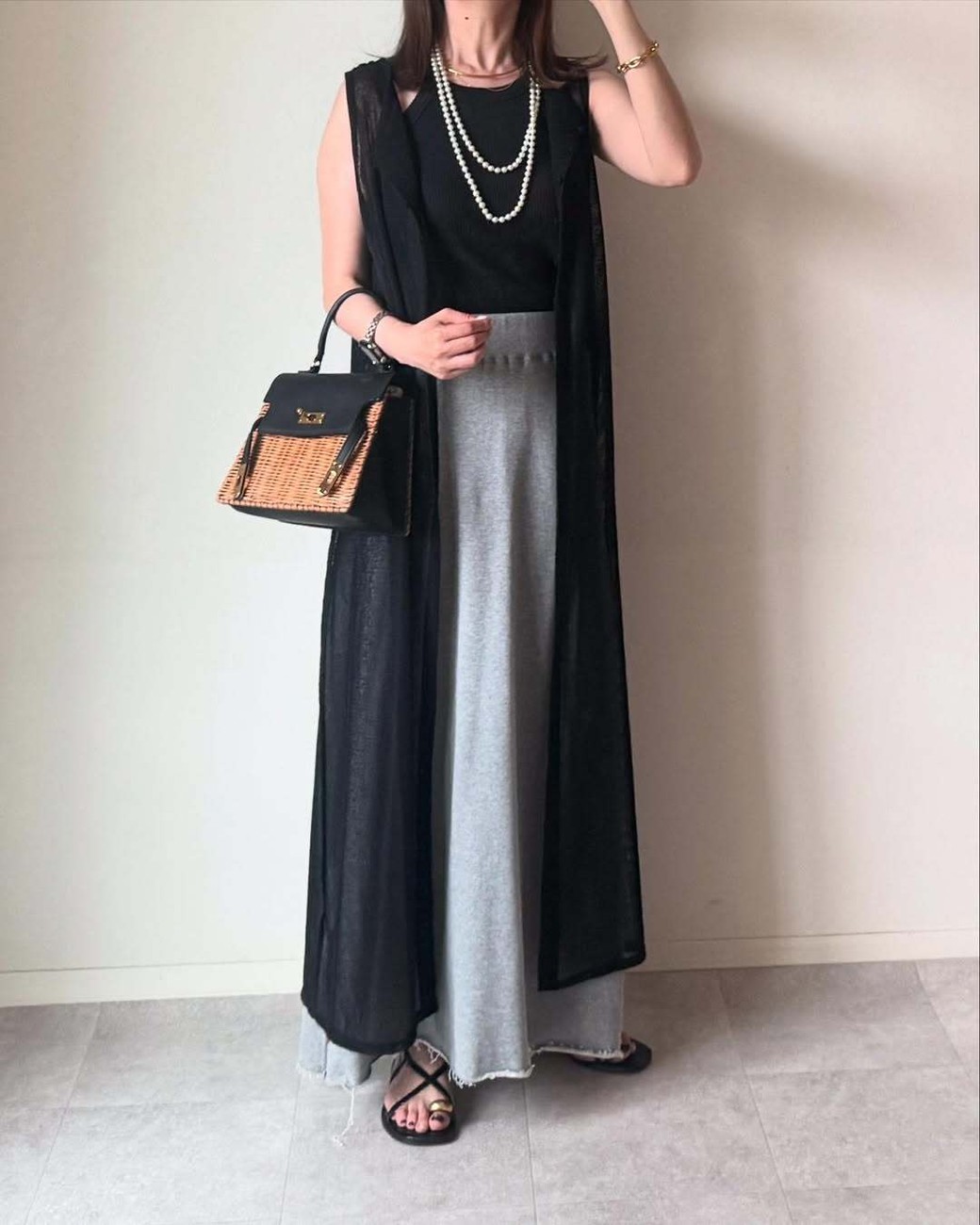 ロングジレのIライン効果でほっそり見え！