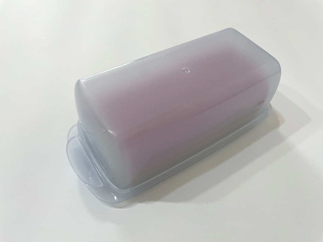 かまぼこを板ごと収納できる
