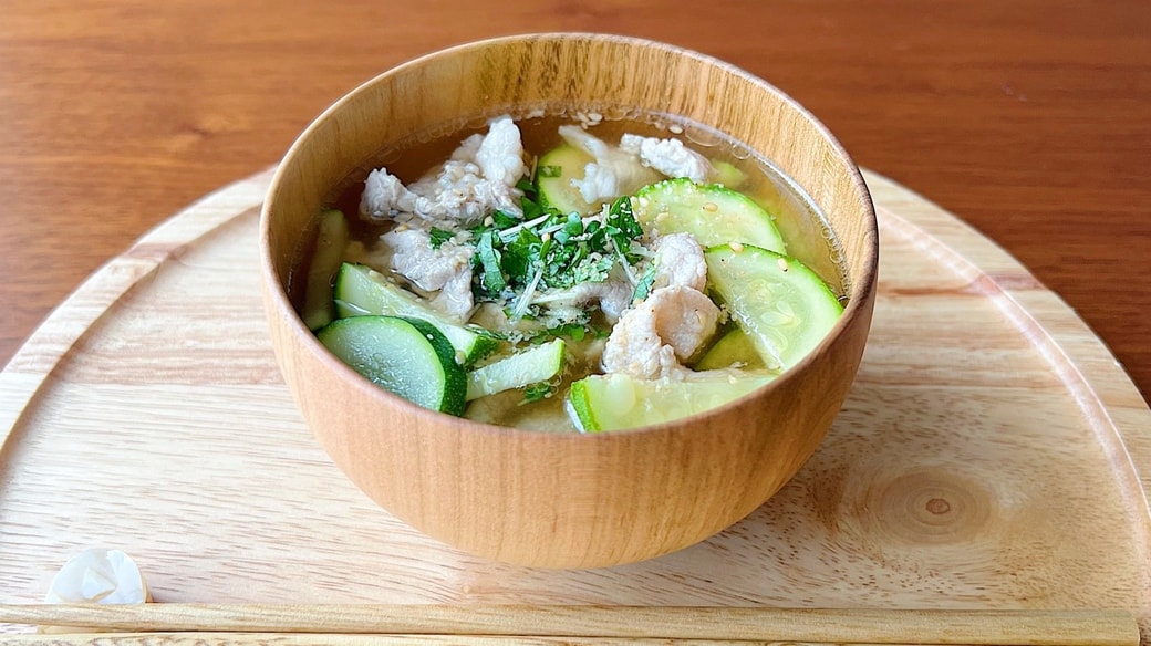 ズッキーニと豚肉のみそ汁
