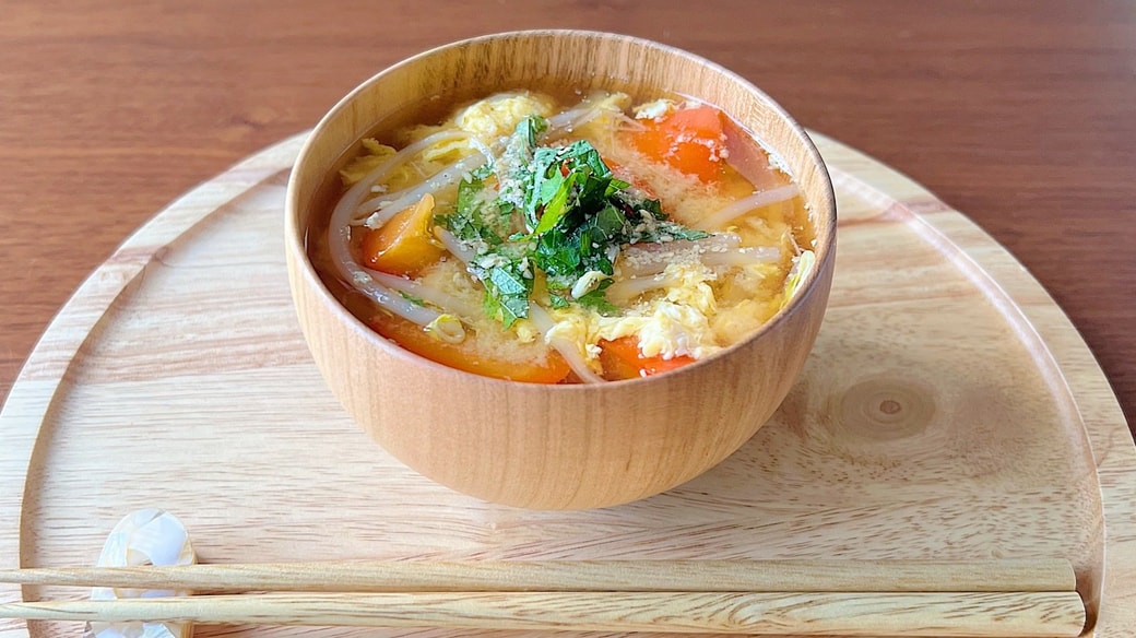 パプリカともやしの卵みそ汁