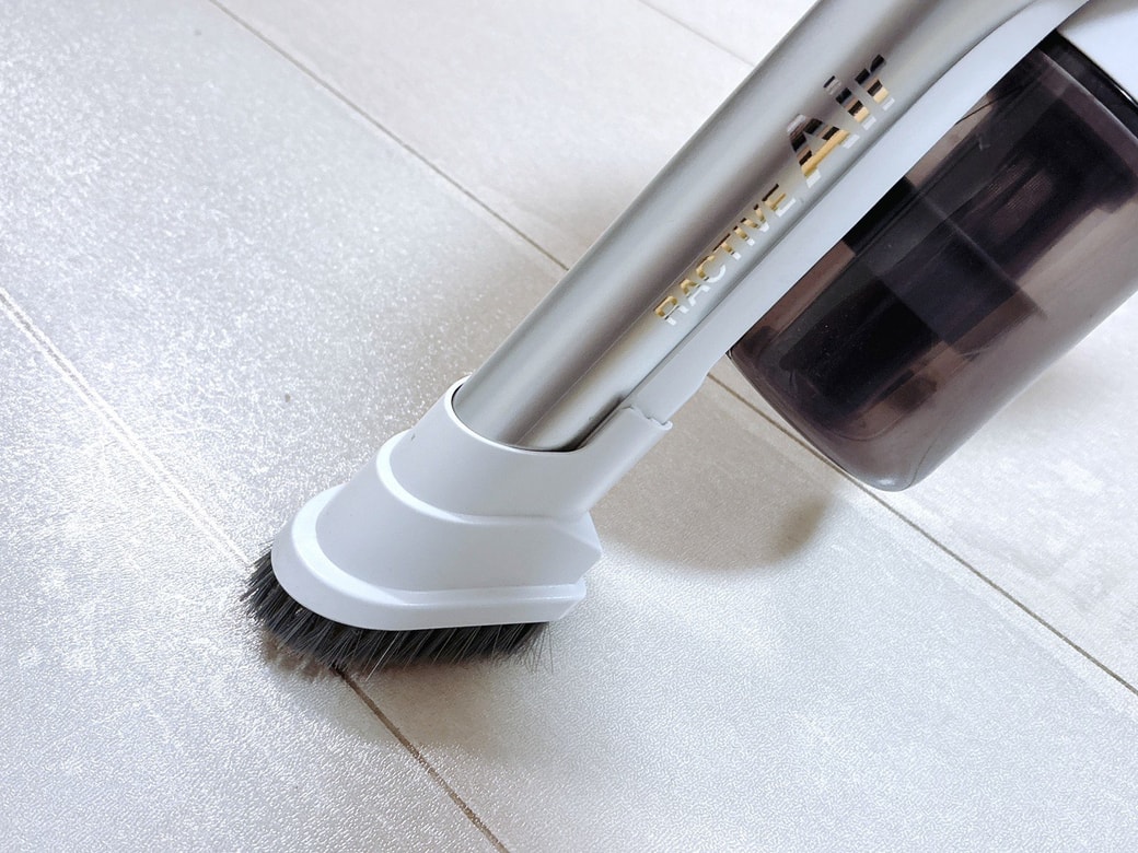 ブラシ付きの掃除機の使用はNG
