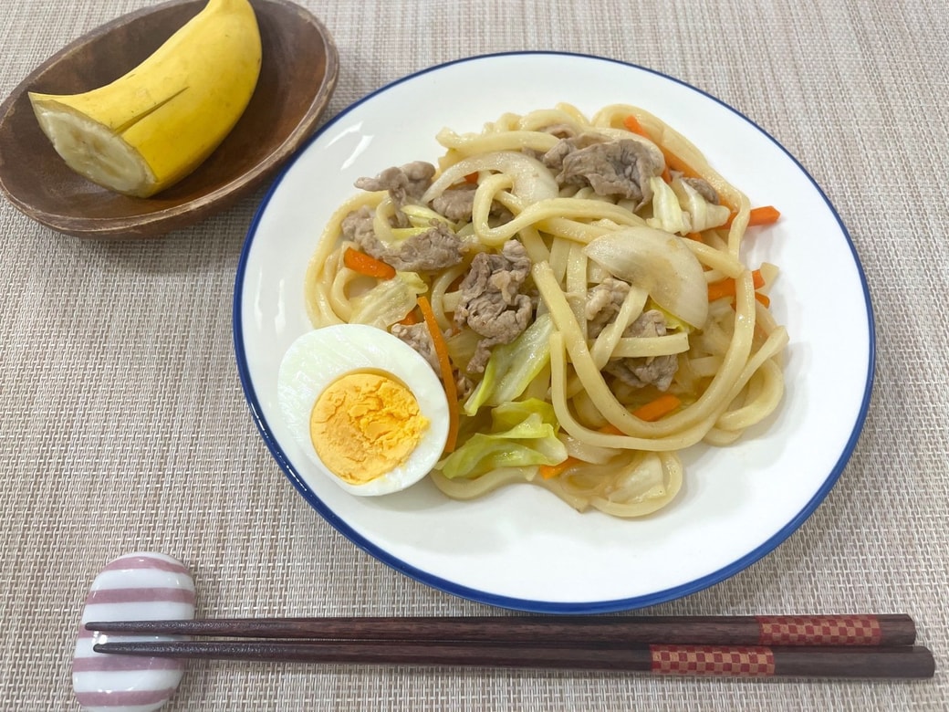 冷凍うどんの1皿ランチ