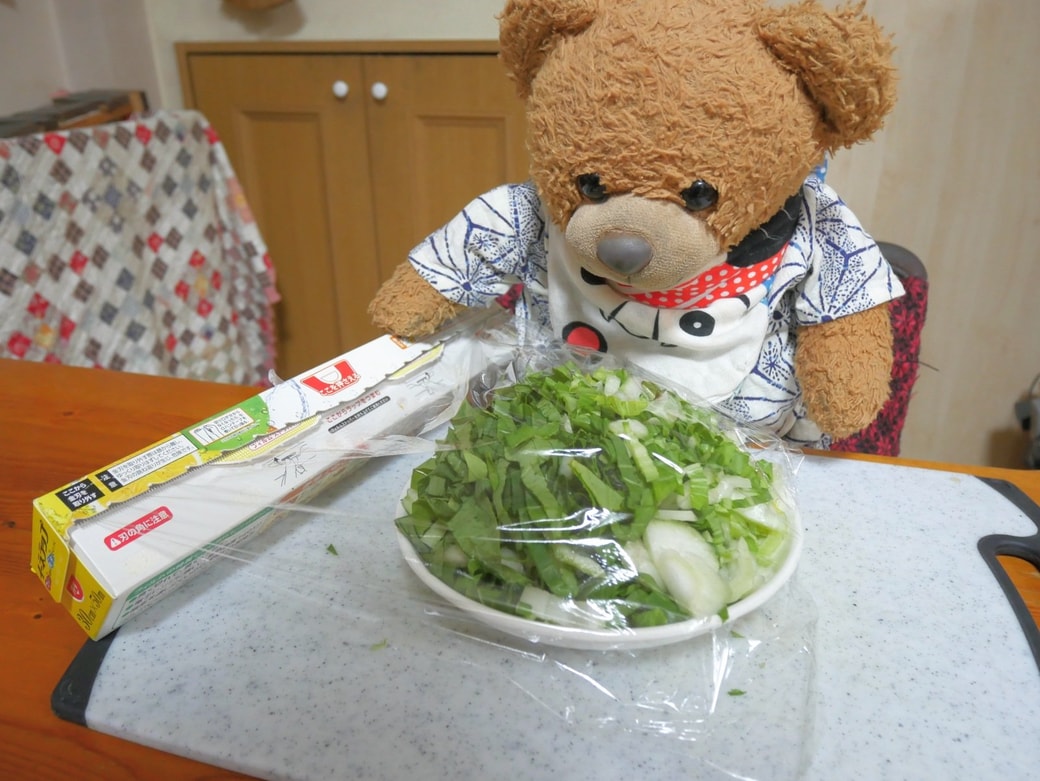 ラップを被せるくまくん