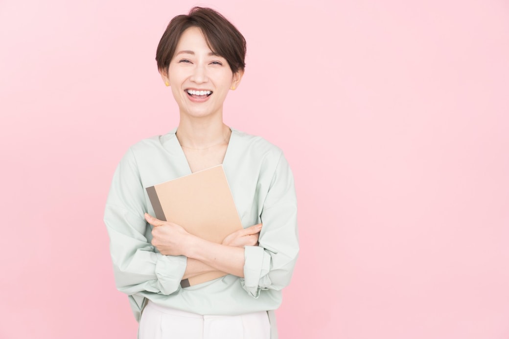 前向きな表情の女性