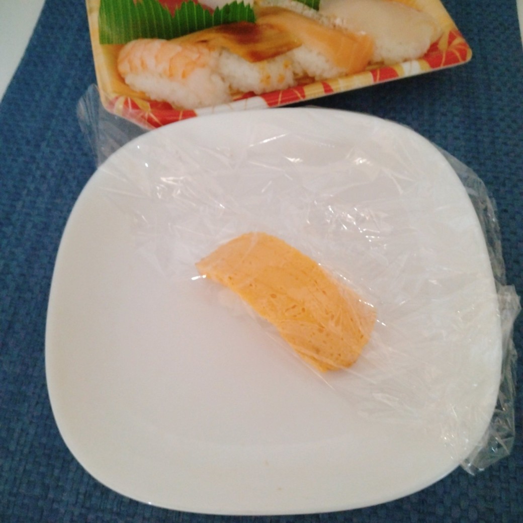 ラップで包まれたお寿司