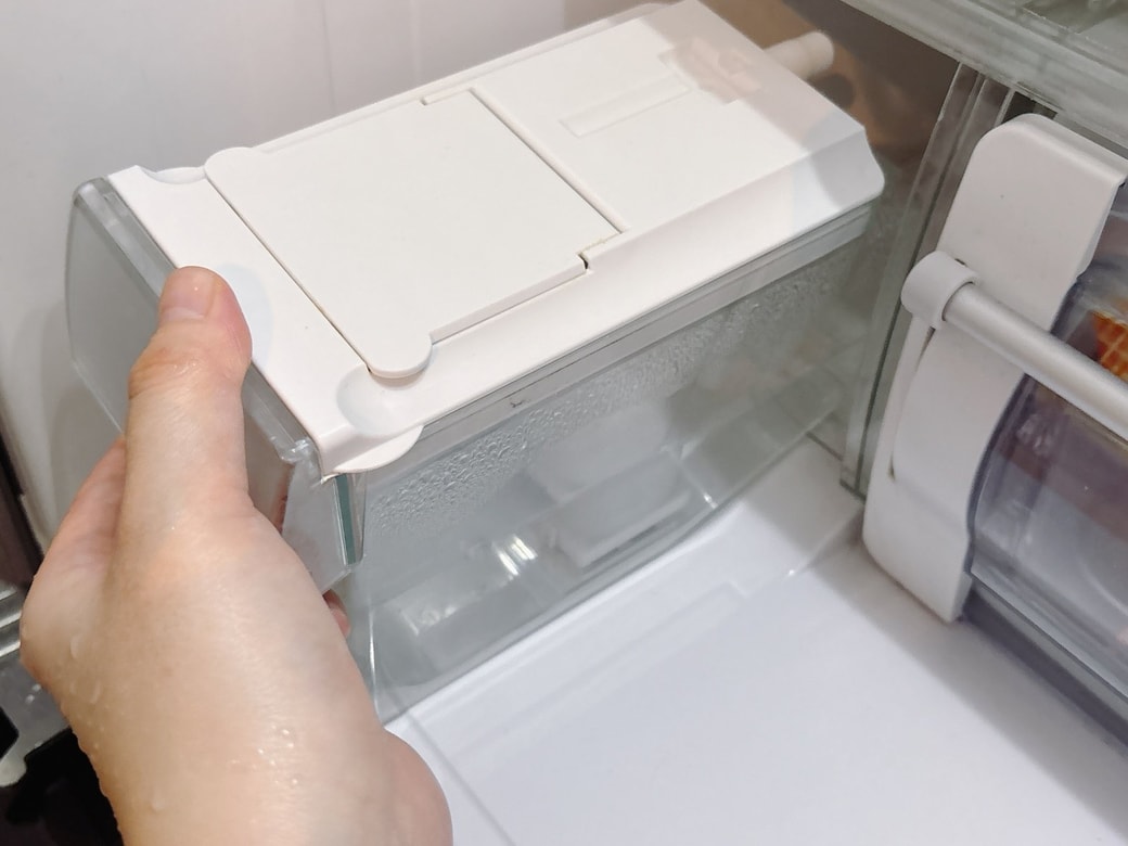 冷蔵庫の自動製氷機の給水タンク