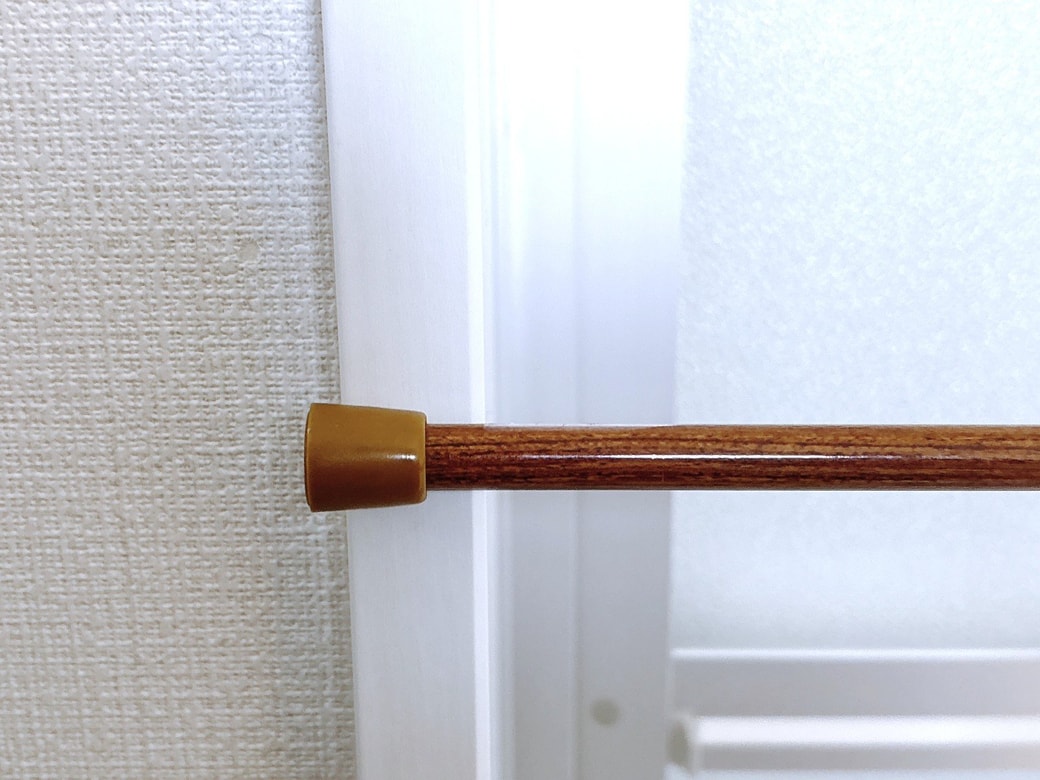 取り付けたい幅よりも2～3cm長く伸ばしておく