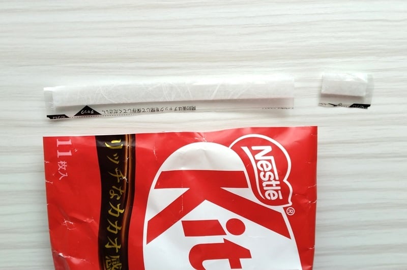 チャックを短くカットする。