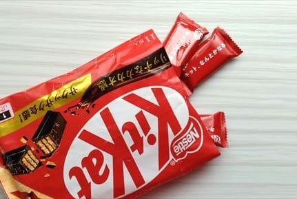 チョコレート菓子の袋