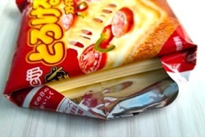 上側を折り込んだところ。