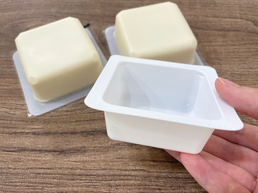 3個パックの豆腐の空き容器が「おにぎらず」作りに便利