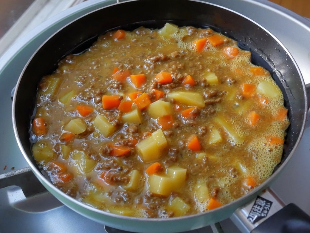 オムレツを焼くところ
