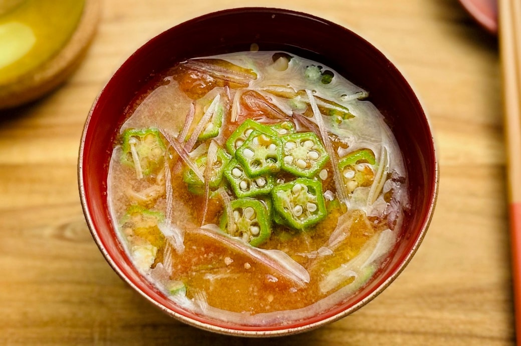 トマトとオクラのみそ汁