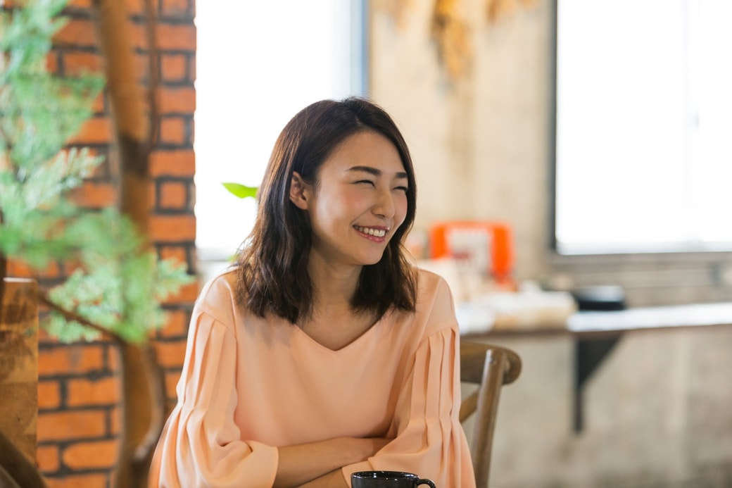 笑顔の女性