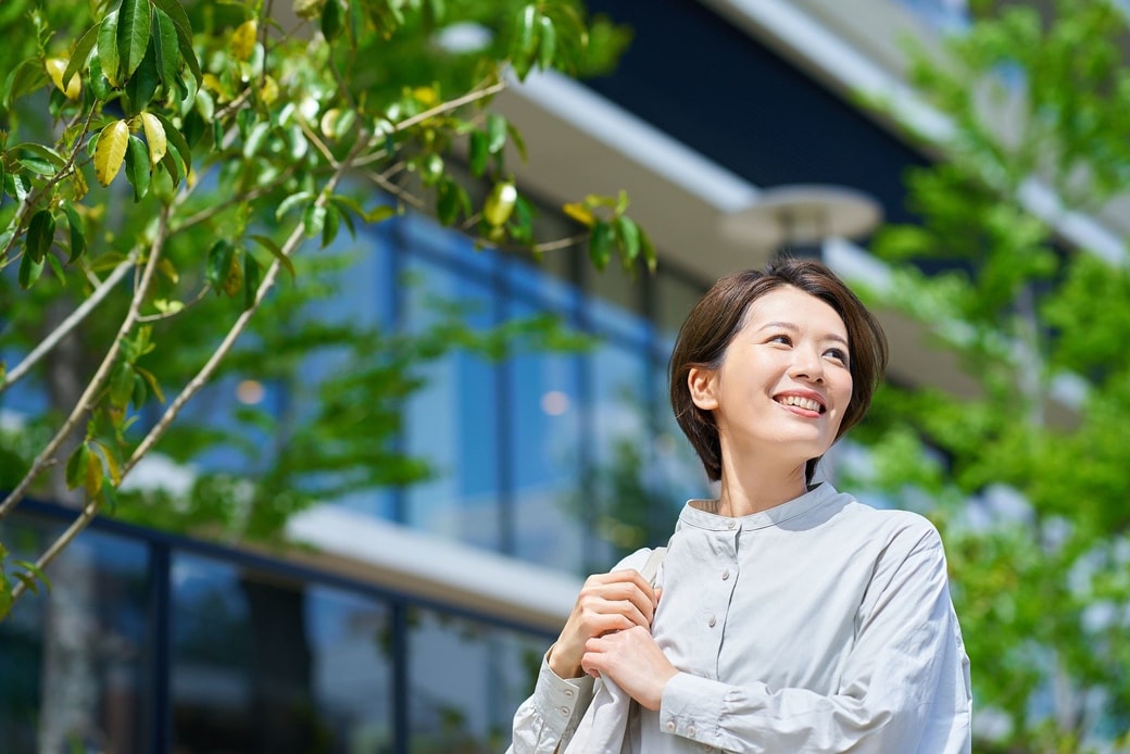 チャレンジする前向きな女性