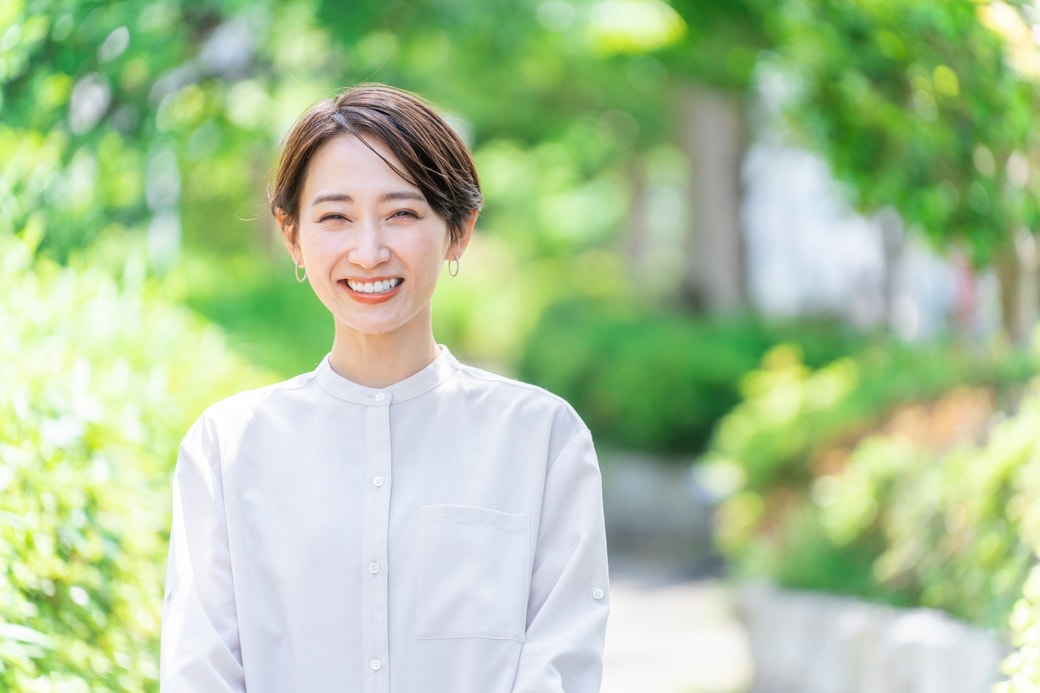 前向きな表情の女性