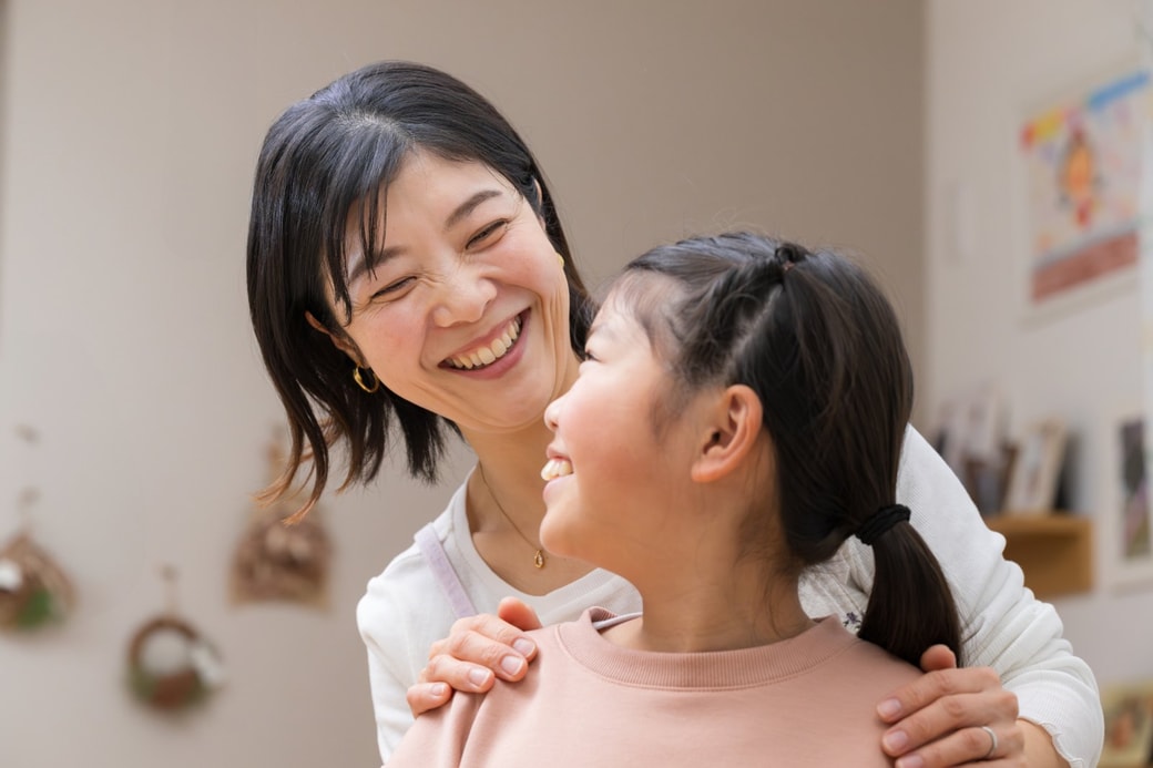 笑顔の親子