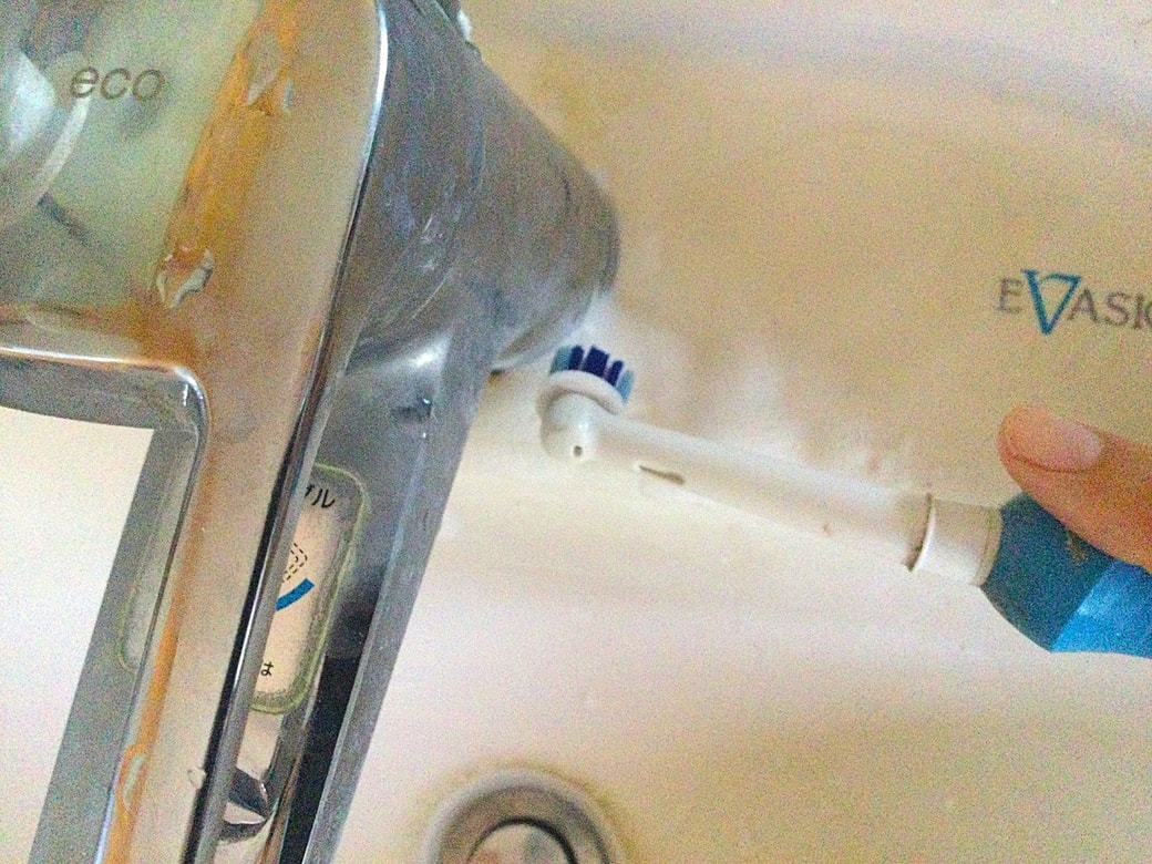 電動歯ブラシで水回りの掃除