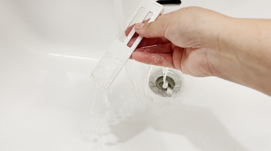水で洗い流す