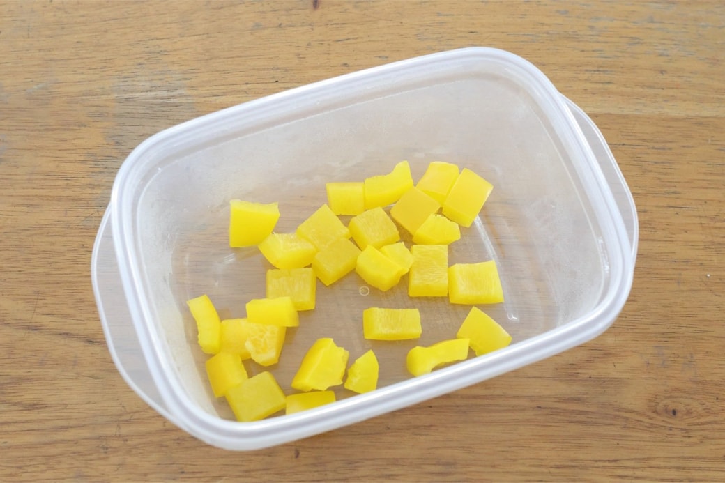 「パプリカとチーズのたぬきおにぎり」