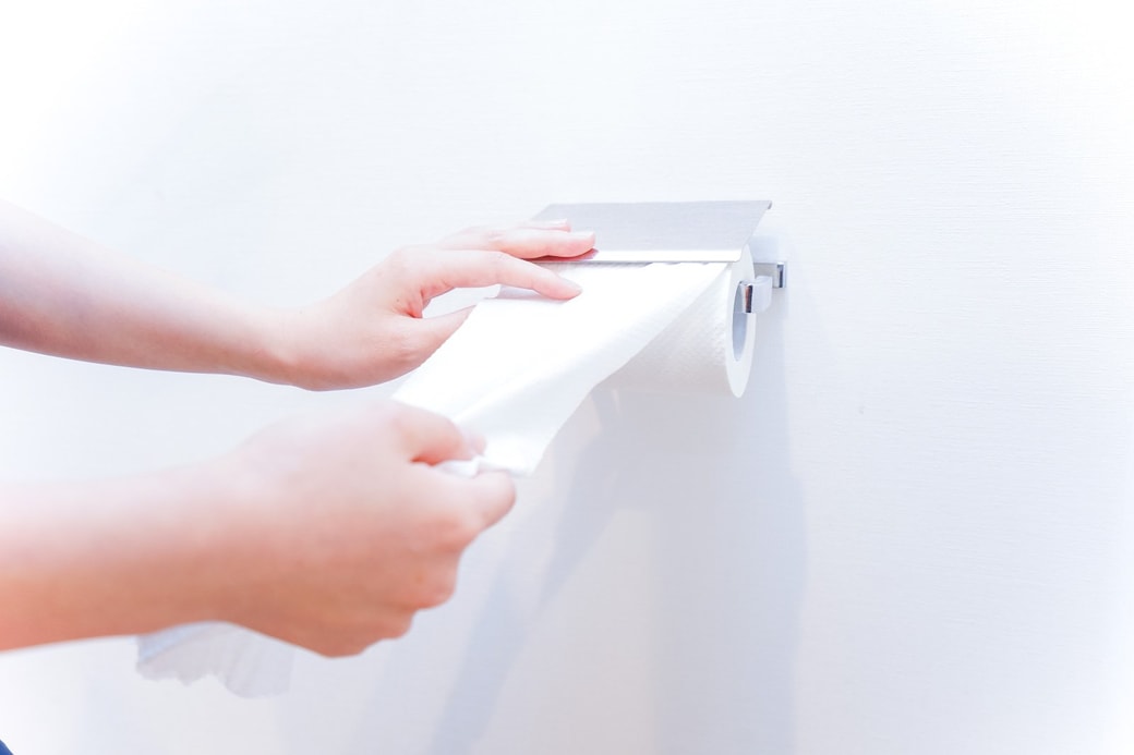 トイレットペーパーはシングルで巻き取りすぎを防ぐ