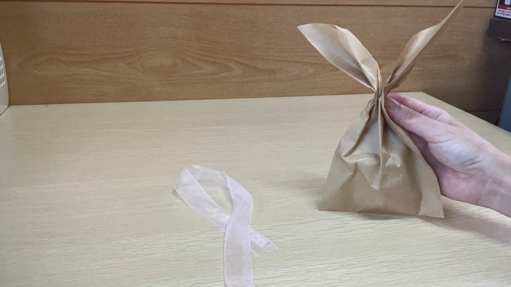 茶封筒とリボン