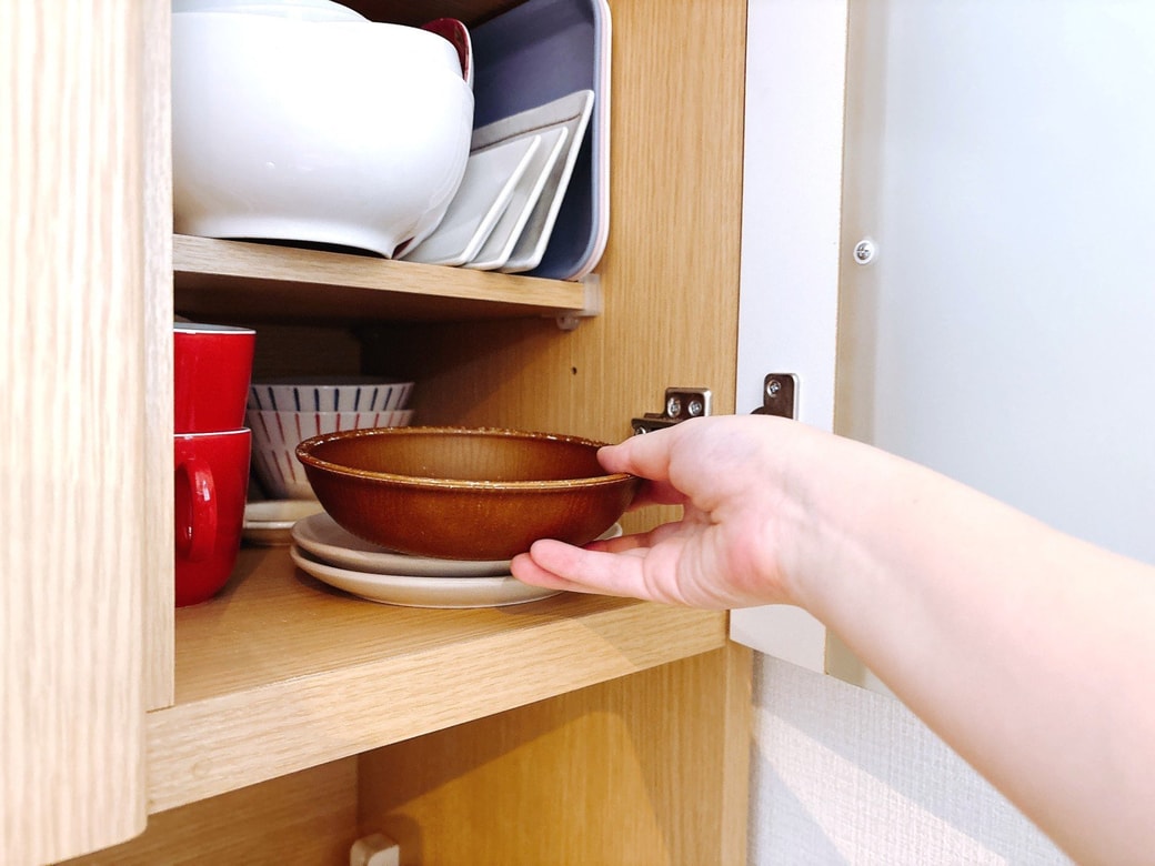 食器は棚に戻す