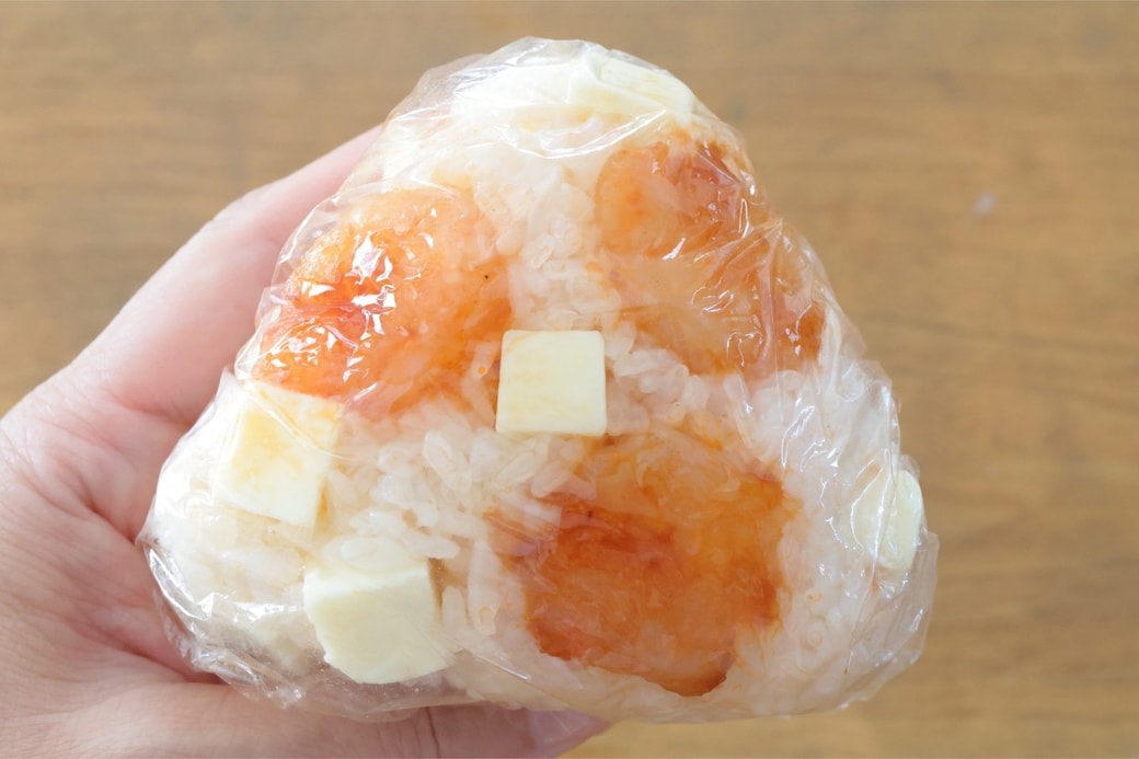エビとチーズのおにぎり