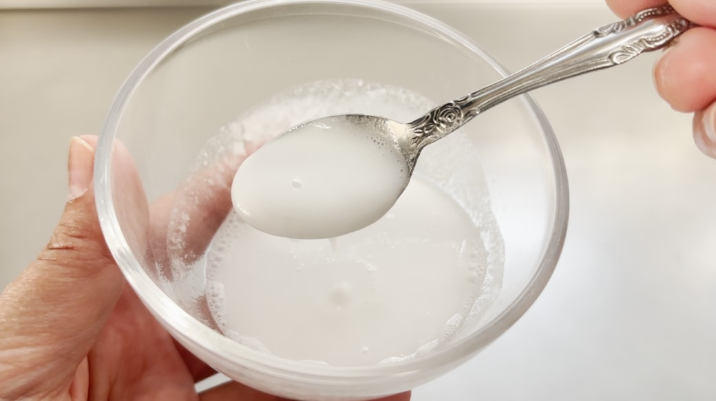 重曹と食器用洗剤を混ぜたペースト