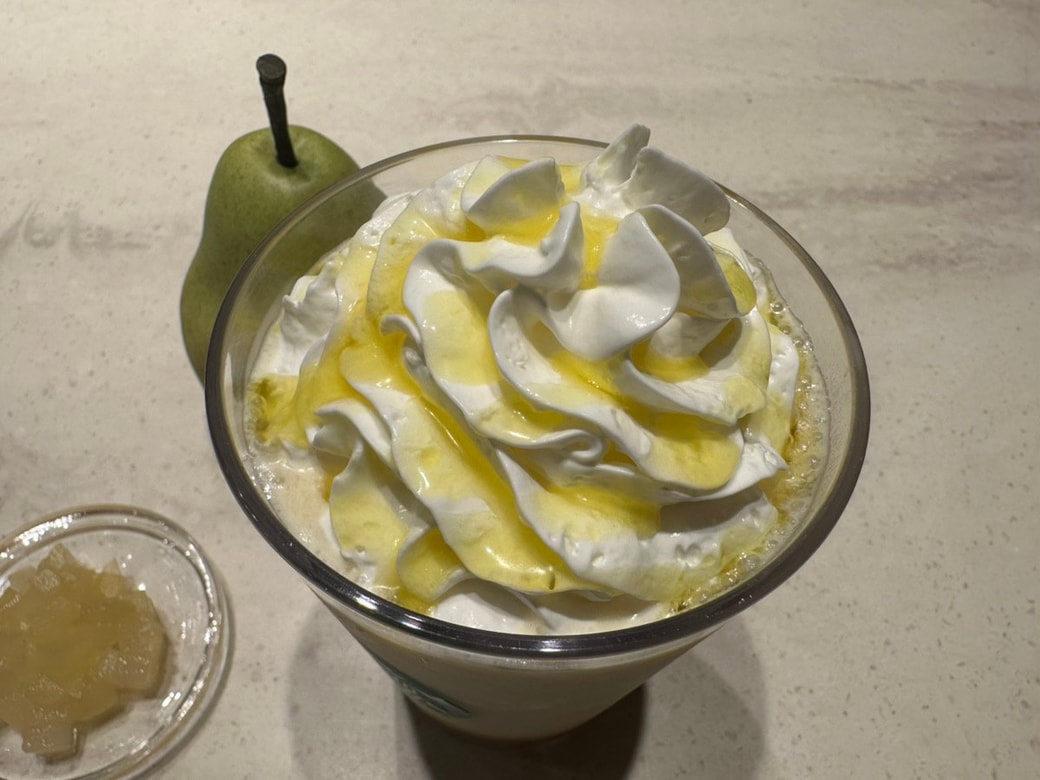 洋ナシ生キャラメルフラペチーノ