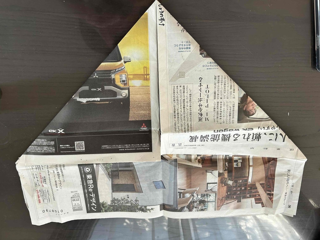 新聞紙でミニゴミ箱を作る手順2