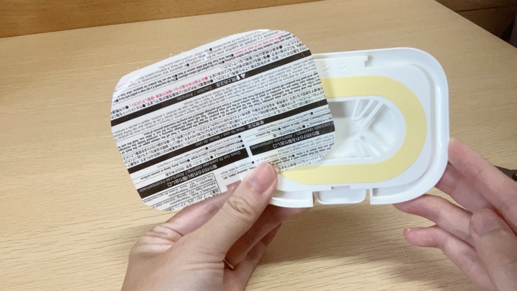 ふたのサイズにカットした透明袋