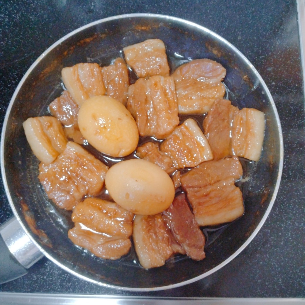 フライパンで角煮を作る人
