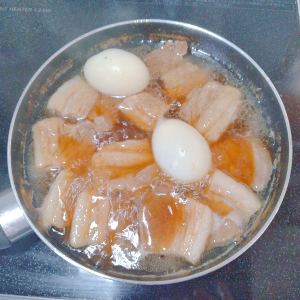 フライパンで角煮を作る人