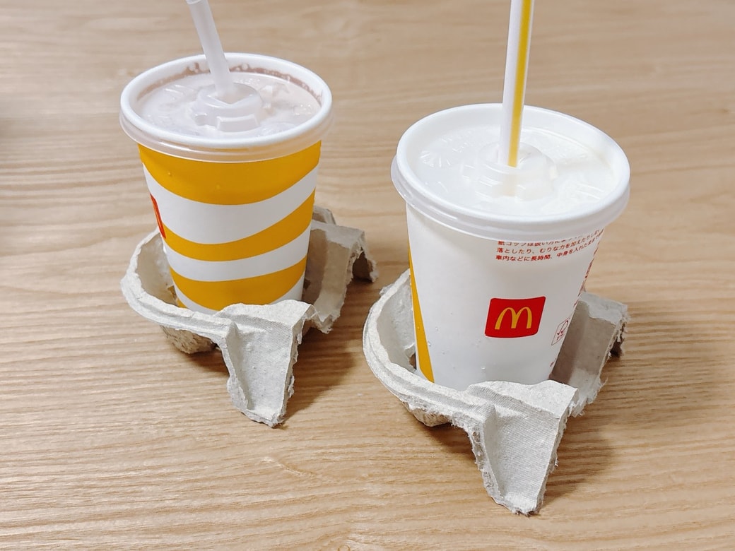 Sサイズドリンクにはペーパートレイがはまらない