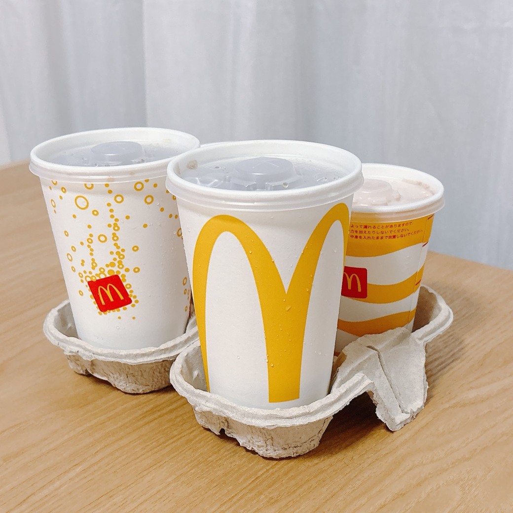 テイクアウトしたマクドナルドのドリンク