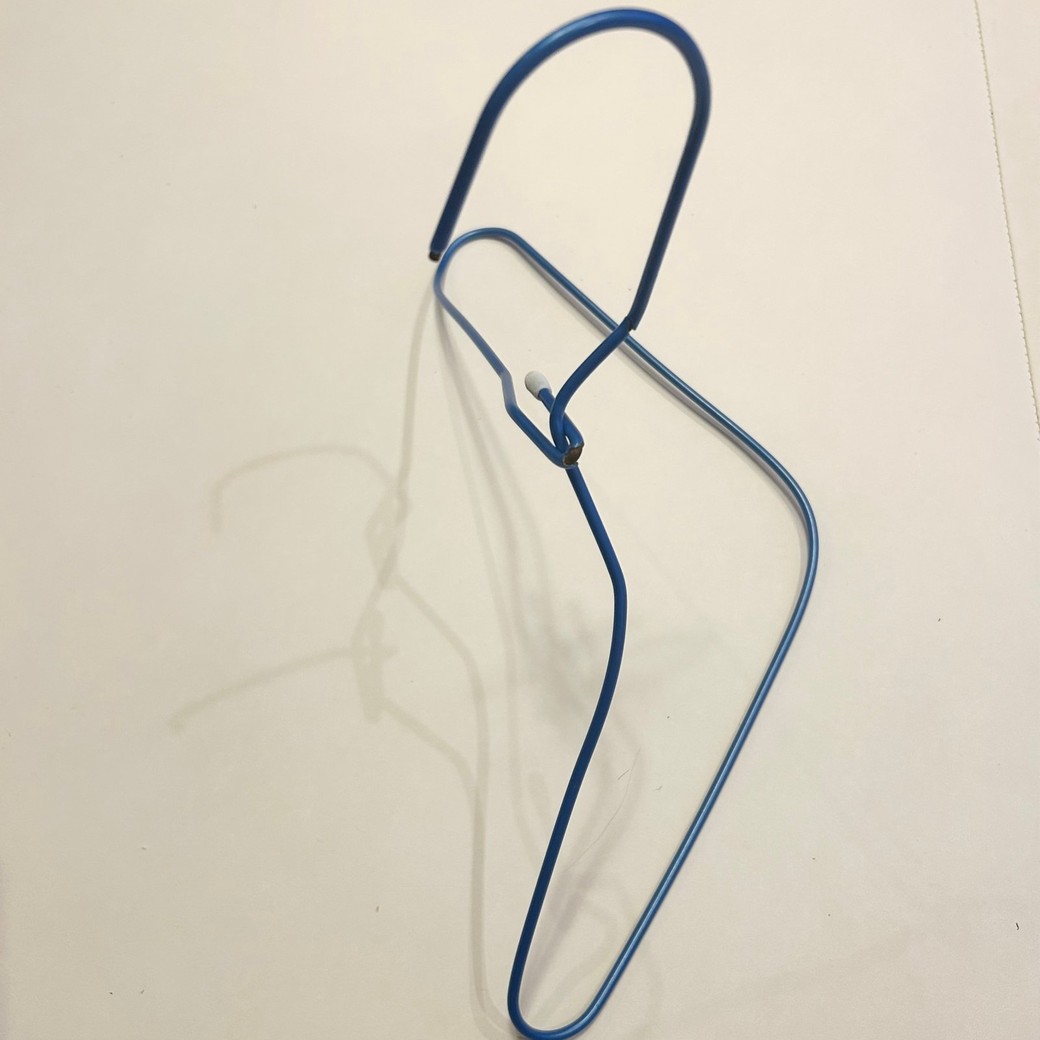 ハンガーの上部を折り立たせたところ2