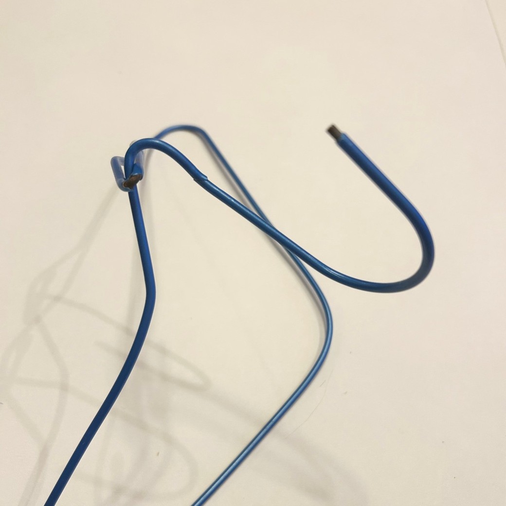 ひっかける部分を後ろに倒したところ
