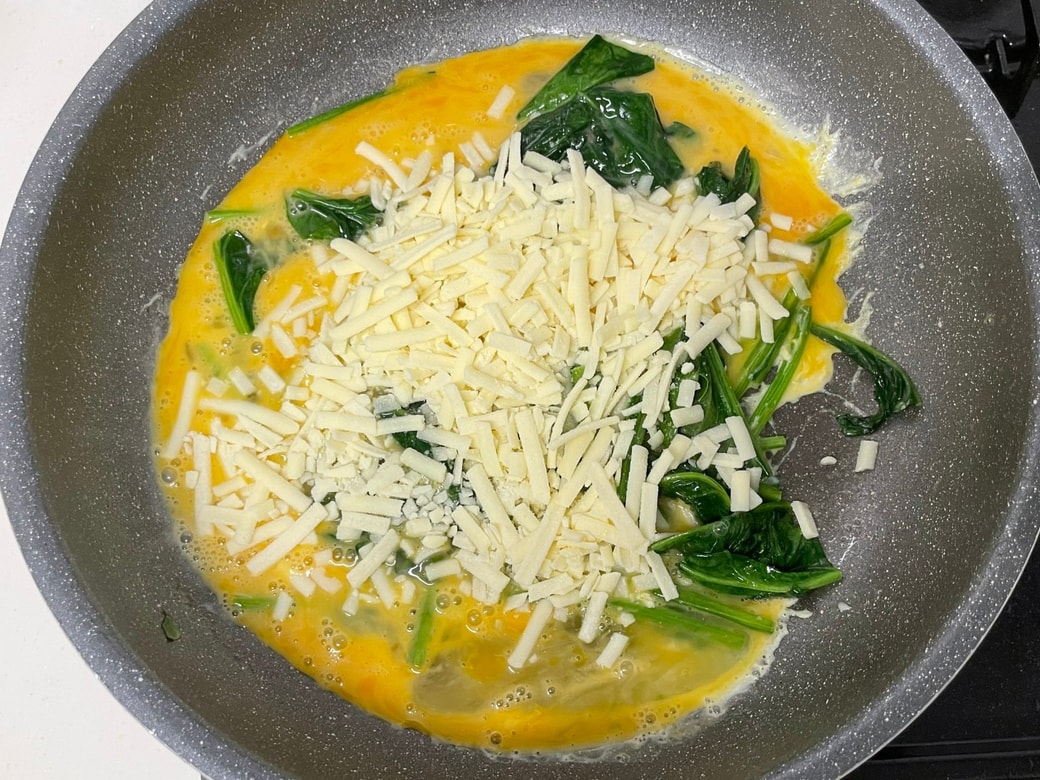 ほうれん草チーズオムレツ