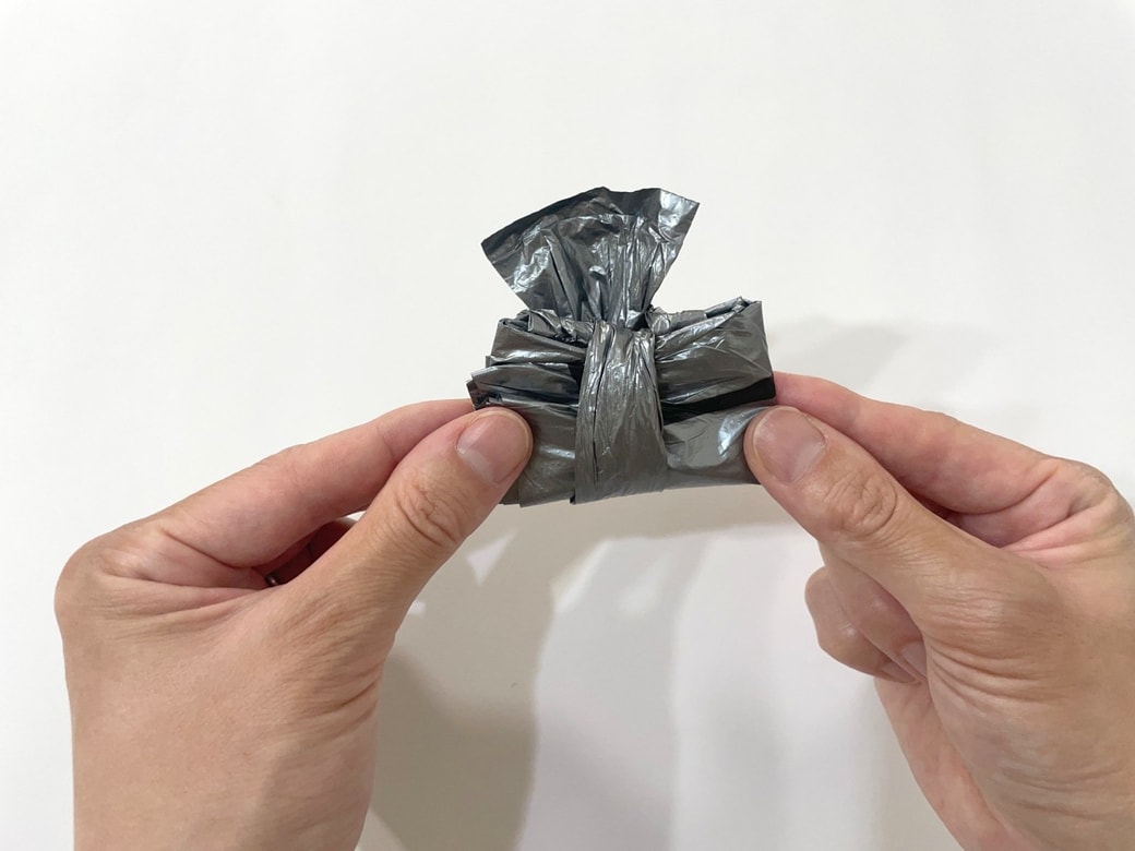 コンパクトなバッグ型になる