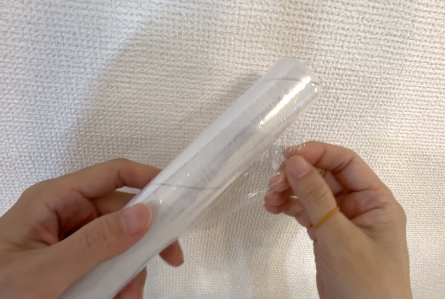 ラップの端が浮き上がってきた様子