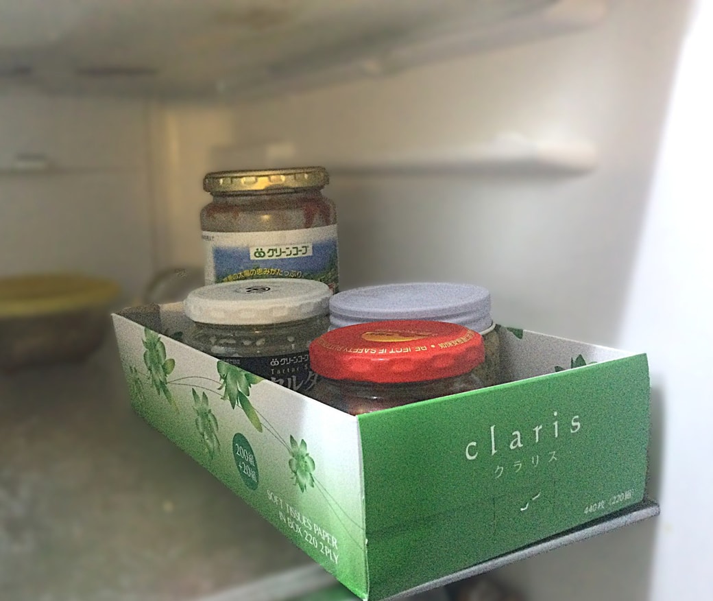 ティッシュの空き箱を調味料の収納に