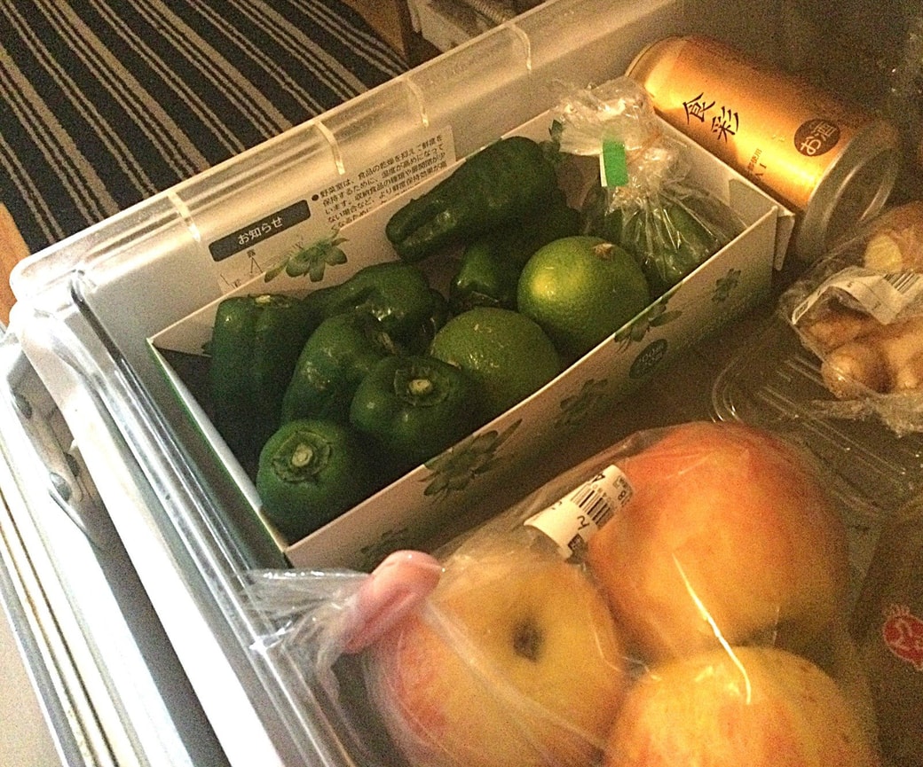 ティッシュの空き箱を野菜室の仕切りに