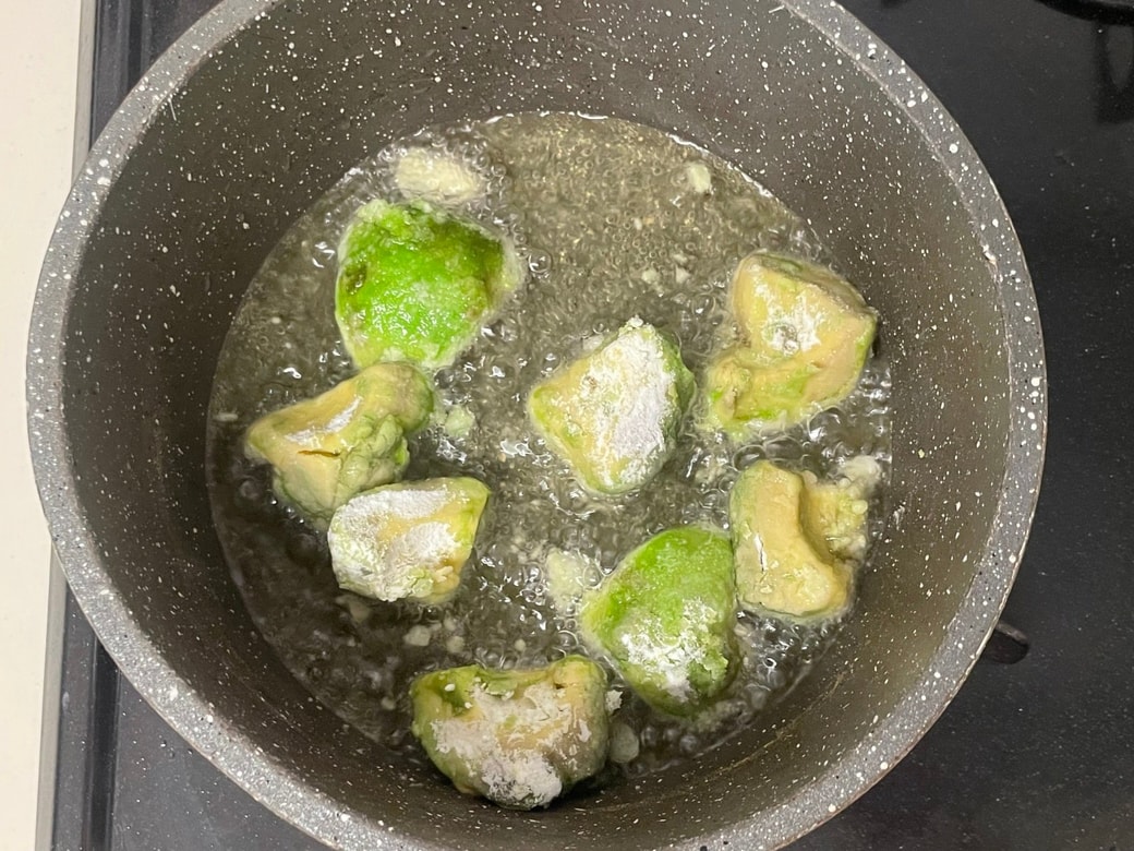 アボカドの唐揚げ