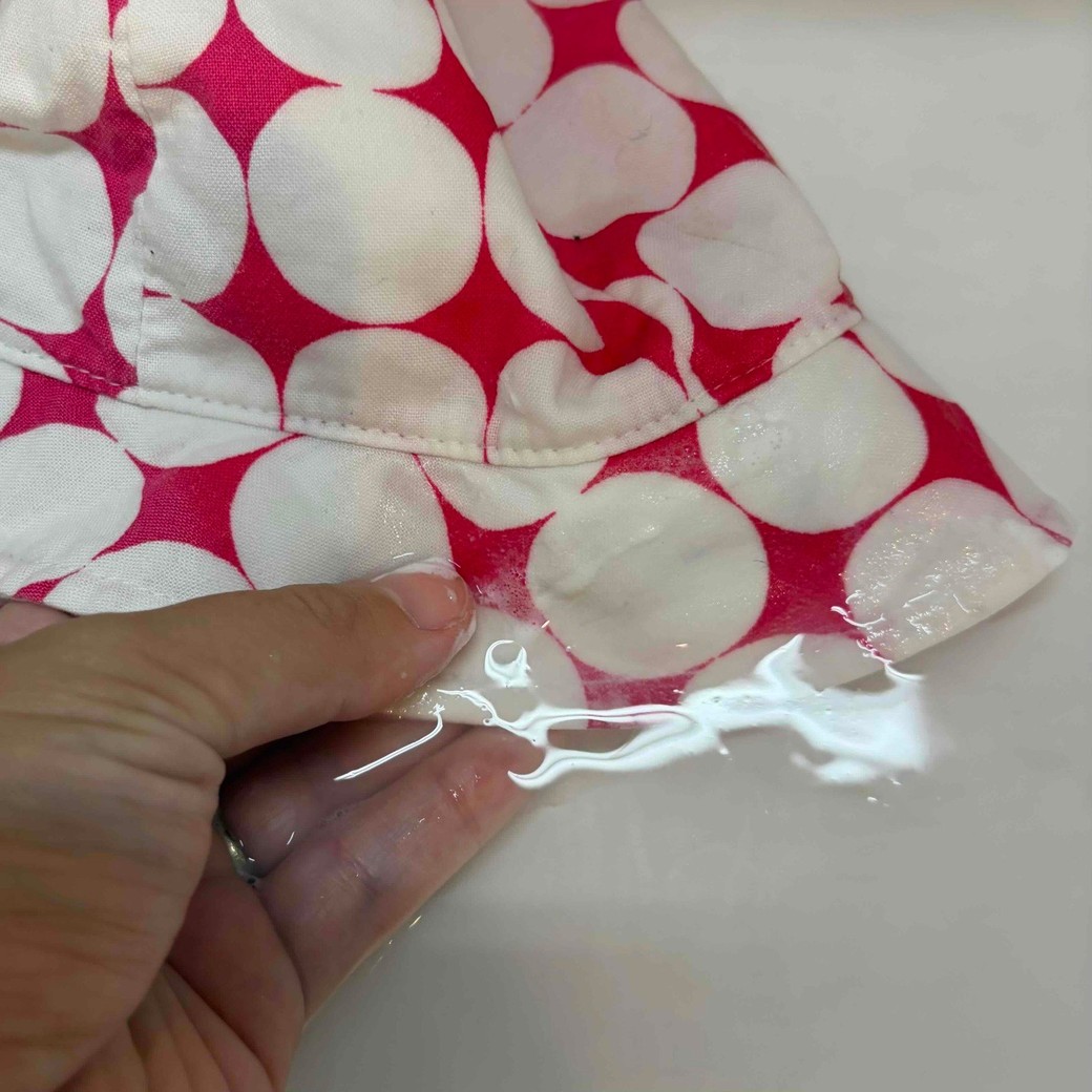 お湯でもみ洗いしているところ